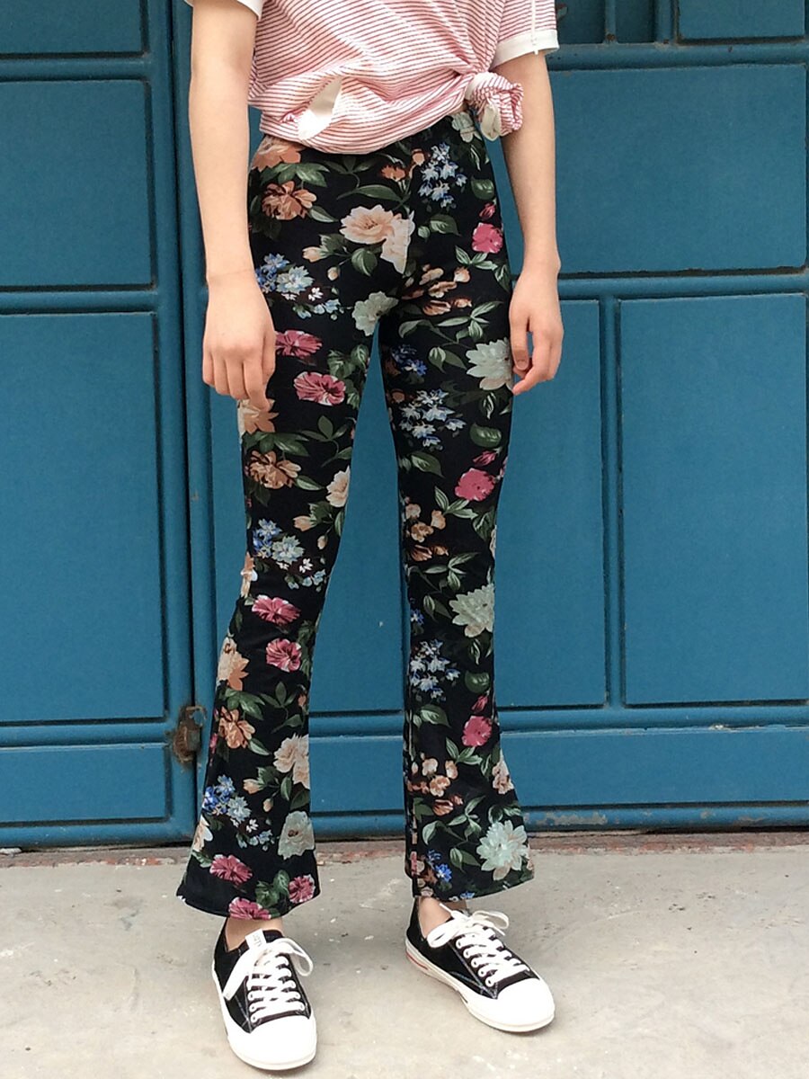 Per donna Fondo a campana Pantaloni Di tendenza Streetwear Lunghezza intera Vita normale Floreale Liscio Vita elastica Stampa Comfort Traspirabilità Morbido Media elasticità Da mare Feste Strada Nero del 2025 a $16.99 –P8