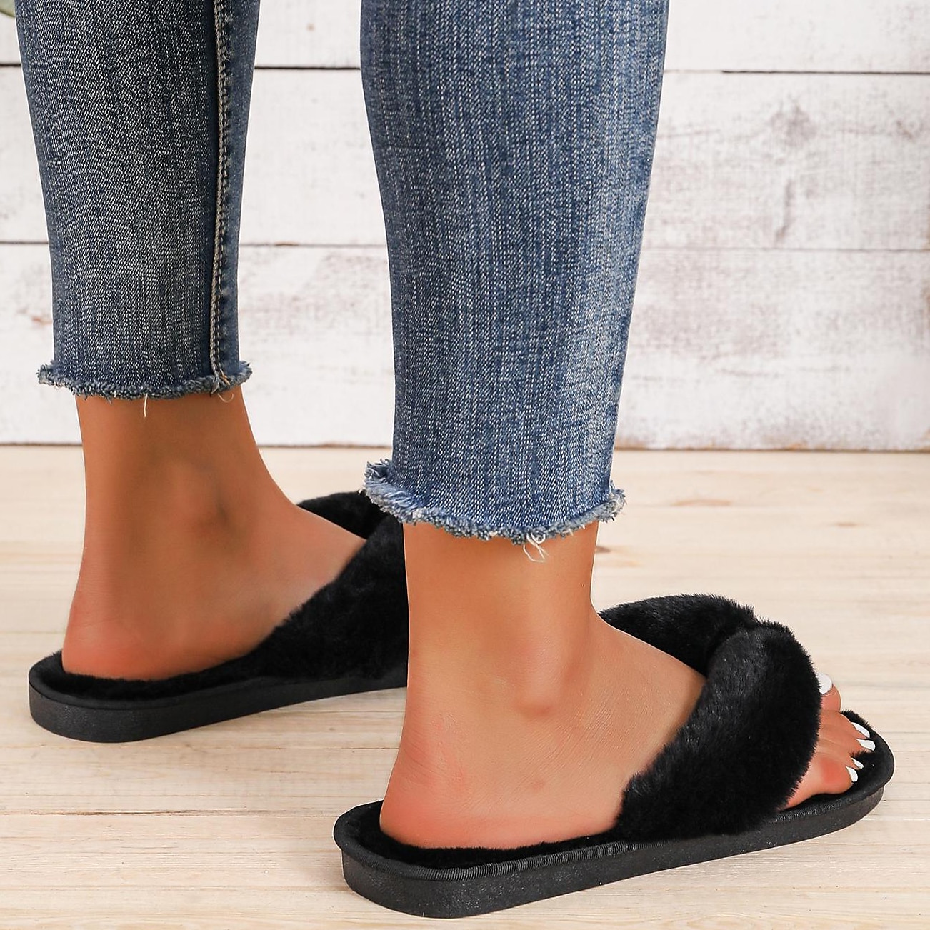 női fuzzy flip-flop papucs – hangulatos műszőrme plüss lapos szandál a beltéri kényelemért 2025 - $19.99 –P5