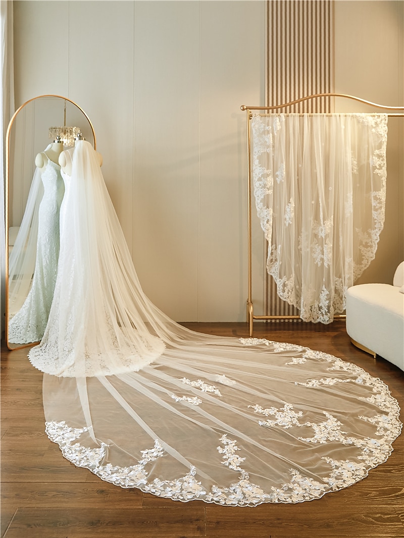One-tier Lace Applique Edge / Lace Wedding Veil Cathedral Veils with Embroidery / Appliques / Paillette 137.8 in (350cm) Tulle 2025 - $41.99 –P2