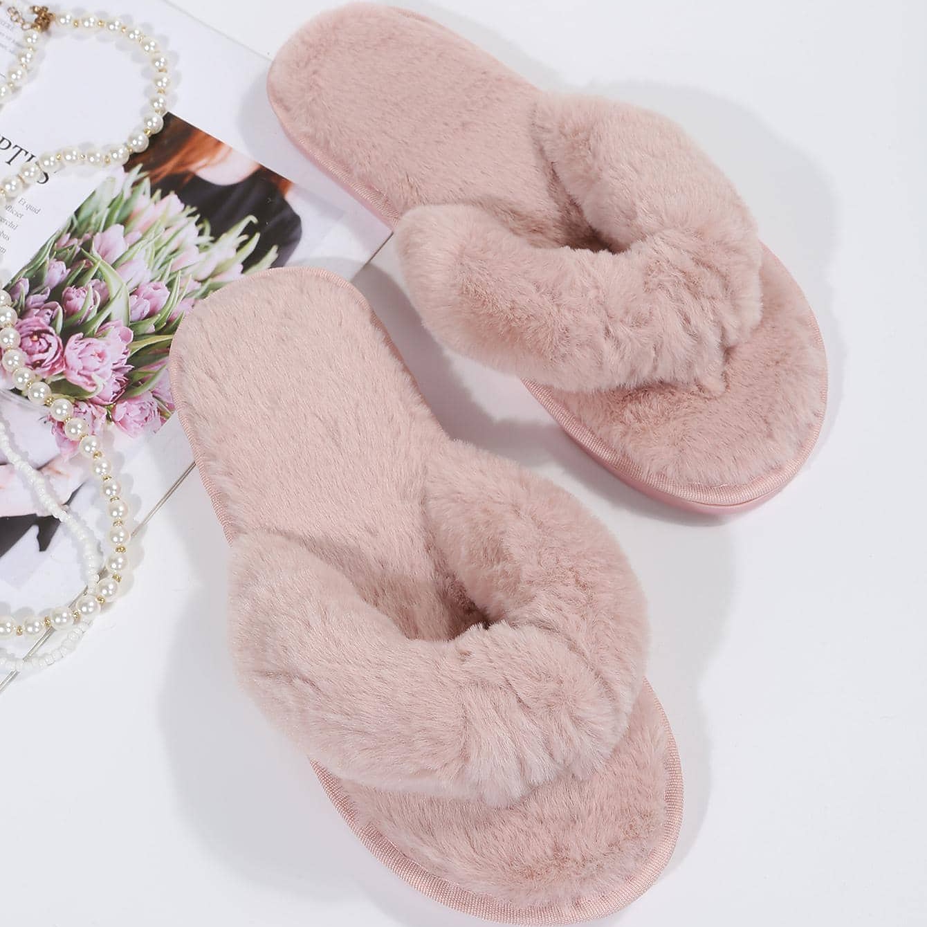 női fuzzy flip-flop papucs – hangulatos műszőrme plüss lapos szandál a beltéri kényelemért 2025 - $19.99 –P17