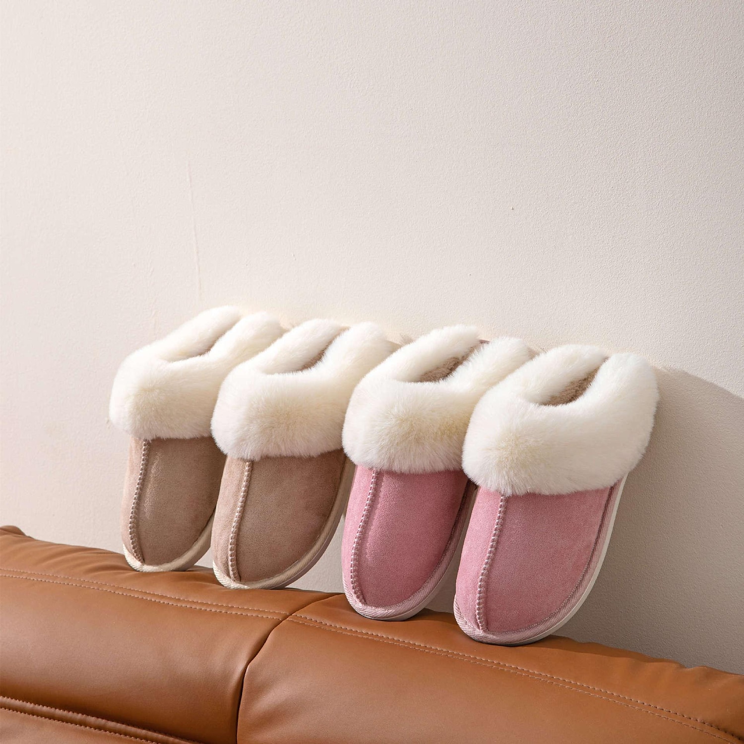 pantoufles confortables doublées de polaire pour femmes avec col en fausse fourrure - chaussures d'intérieur chaudes pour l'hiver en rose et gris de 2025 ? $19.99 –P3