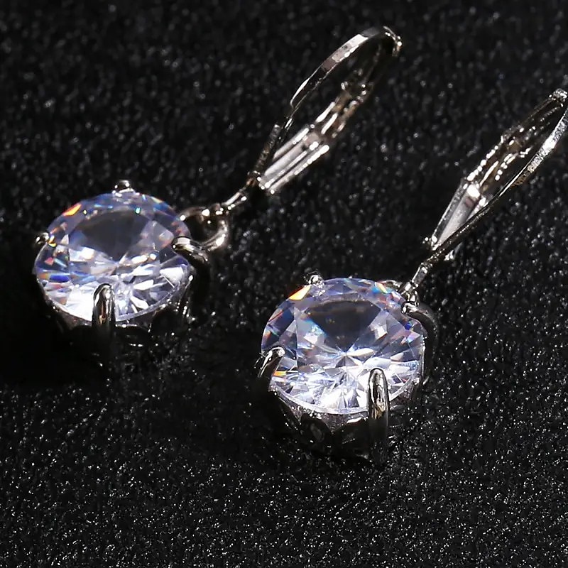 Femme Clair Diamant synthétique Boucle d'Oreille Pendantes Classique Précieux mode simple Des boucles d'oreilles Bijoux Argent Pour Mariage Soirée 1 paire de 2025 ? $5.49 –P1