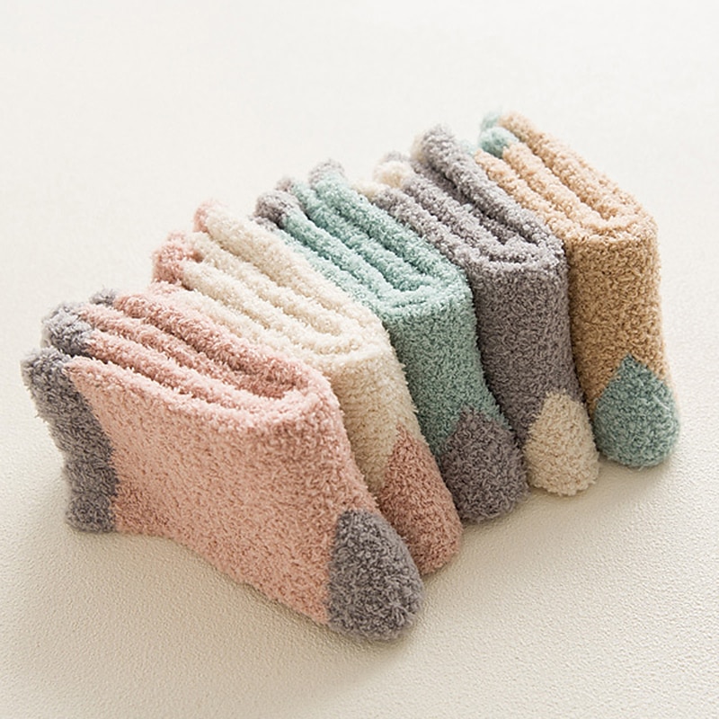 calzini in peluche a tubo centrale autunnali e invernali da donna in velluto corallo con calzini in asciugamano morbidi e ispessiti per dormire calzini caldi da uomo per calzini da notte del 2025 a $10.99 –P4