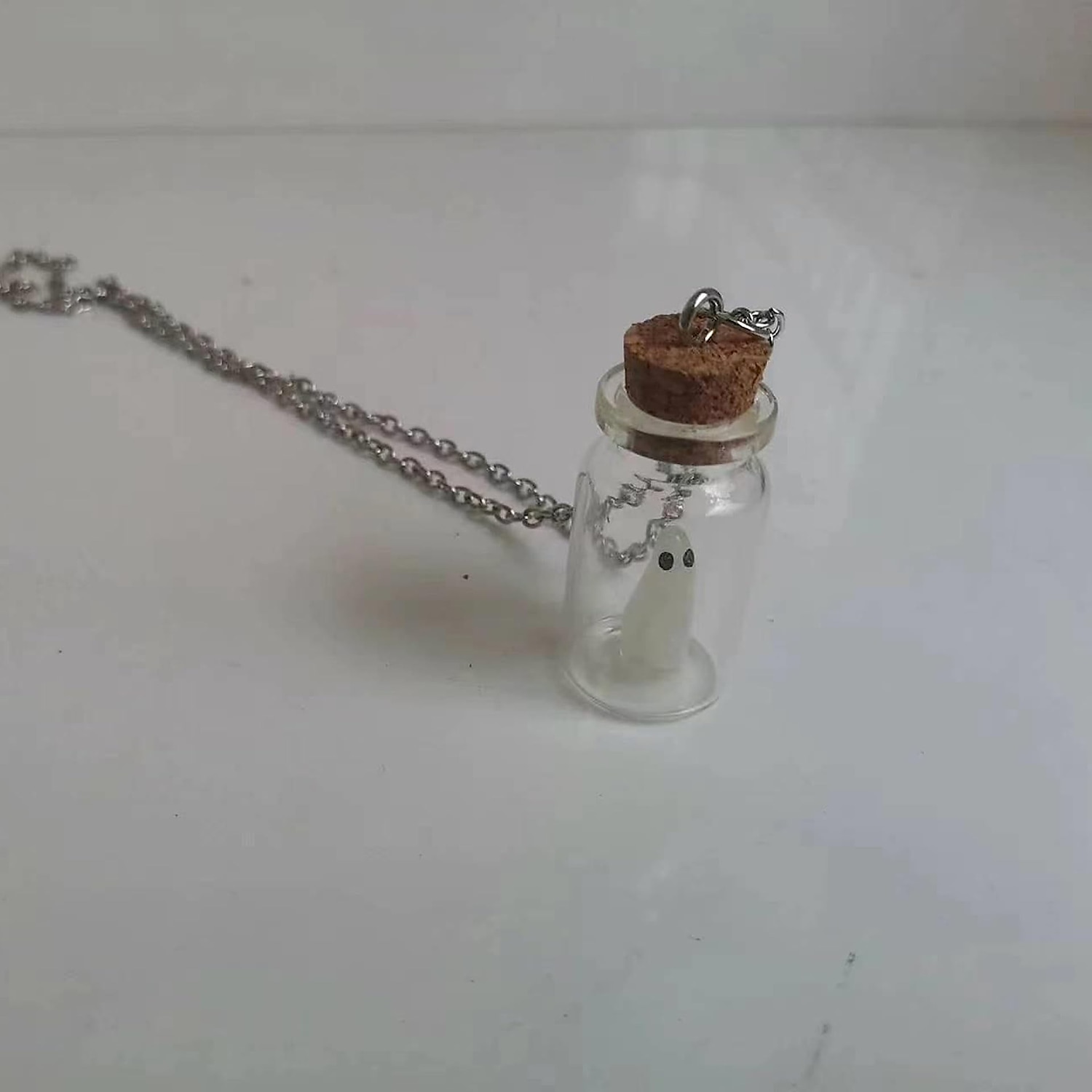 לאמץ שרשרת רפאים מתנת ליל כל הקדושים, שרשרת רפאים חמודה מתנה גותית, רוח רפאים חמודה 2025 - $12.49 –P8