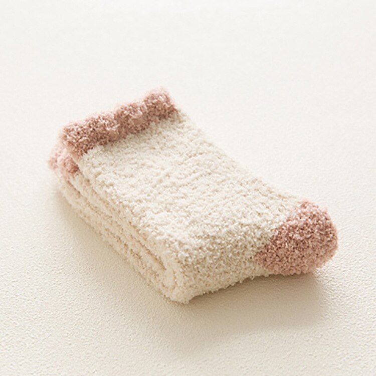 calzini in peluche a tubo centrale autunnali e invernali da donna in velluto corallo con calzini in asciugamano morbidi e ispessiti per dormire calzini caldi da uomo per calzini da notte del 2025 a $10.99 –P12