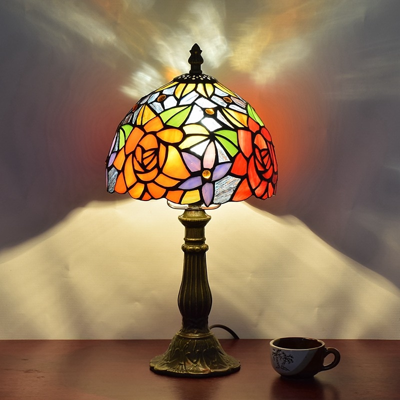 lampada da tavolo a led retro vintage barocco paralume in vetro mosaico colorato base di lusso e27 per comodino, camera da letto, scrivania del 2025 a $109.99 –P5