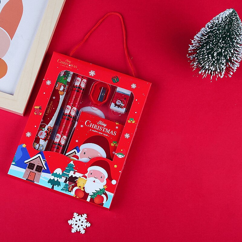 2025年 6 ピース/セット クリスマス ポータブル文具ギフト ボックス セットには、鉛筆 2 個、鉛筆削り 1 個、消しゴム 1 個、定規 1 個、付箋紙 1 個が含まれます。小学生の子供向け学習ギフト賞です。  コレクション – $10.49 –P6