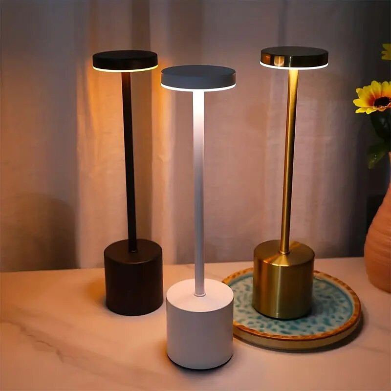 LED Metal Touch 3-Farben wiederaufladbare kabellose Schreibtischlampe Schlafzimmer Nachttischlampe minimalistische moderne Atmosphäre Schreibtischlampe USB-Aufladung 2025 - $60.99 –P2