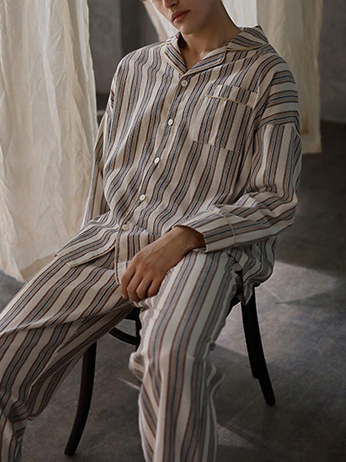 Herre lounge Nattøy Pyjamas Sett Pyjamas topp og bukse 2 deler Stripe Stilfull Fritid Komfort Hjem Daglig Seng Polyester Komfort Myk Knaphul Langermet Skjorte Bukse Snorer Elastisk midje Vår Høst Grå 2025 - $37.99 –P3