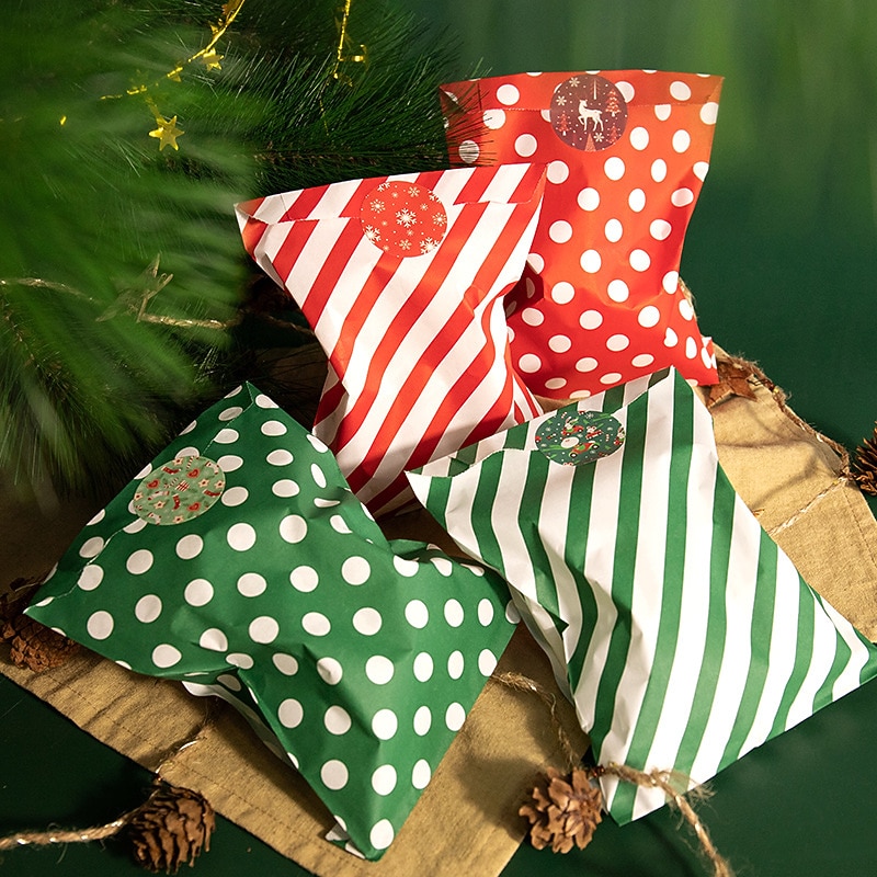 24 pezzi, sacchetti di caramelle natalizie, sacchetti di carta kraft in twill ondulato rosso e verde, sacchetti regalo per feste di Natale, inclusi set di adesivi, navidad, decorazioni natalizie, del 2025 a $6.49 –P3
