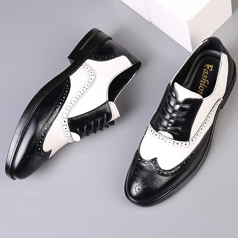Ανδρικά λευκά και μπορντό παπούτσια Oxford brogue με wingtip, γυαλιστερά δερμάτινα παπούτσια για θεατές εμπνευσμένα από το Gatsby, για τζαζ πάρτι της δεκαετίας του 1920, vintage γάμους και θεματικές επίσημες εκδηλώσεις 2025 - $46.99 –P3