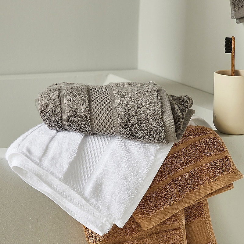 Asciugamani Confezione da 1 asciugamano da bagno medio, cotone filato ad anelli, asciugamani leggeri e altamente assorbenti ad asciugatura rapida, asciugamani premium per hotel, spa e bagno del 2025 a $3.99 –P1