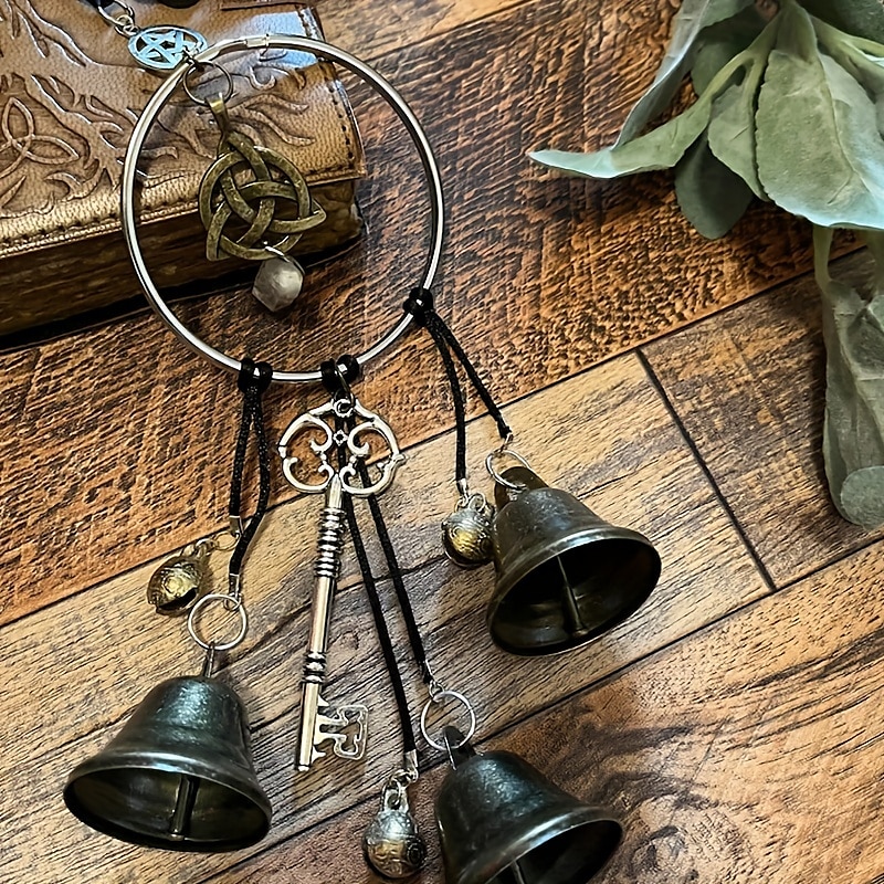 1 peça, sinos de bruxa, presentes de decoração de bruxaria, parede pagã mágica, maçaneta decorativa de porta de casa, runas de bruxas, suprimentos de altar wiccan de 2025 por $13.49 –P4