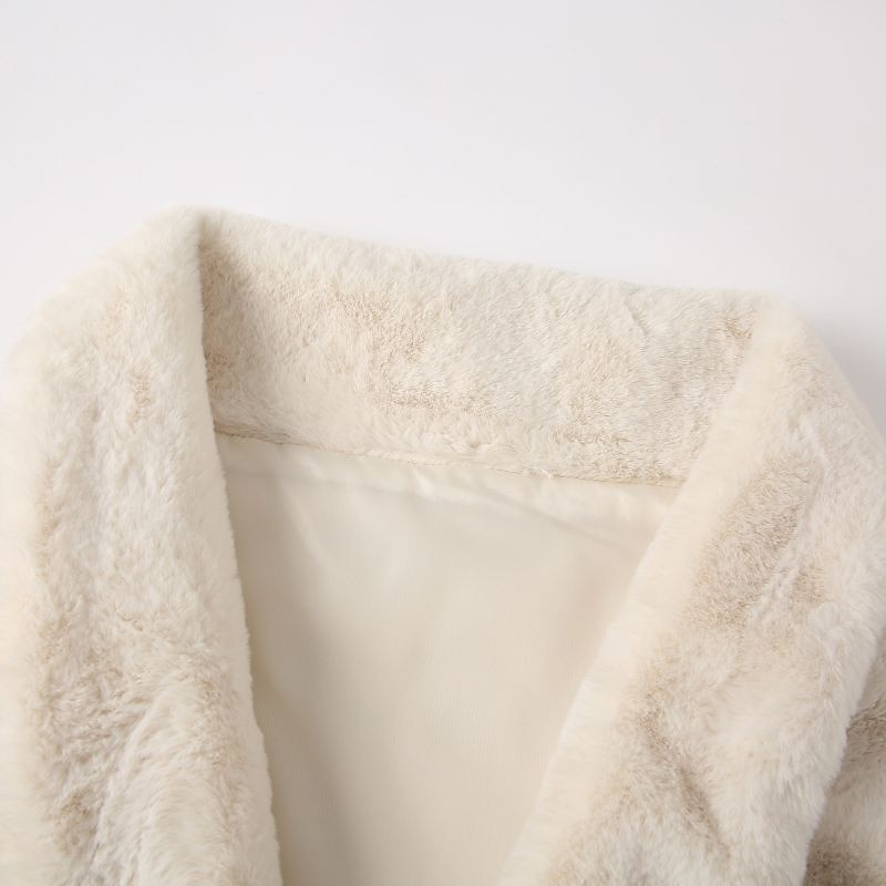 Châles en Fourrure Châles Etoles de Femme Elégant Garder au chaud Sans Manches Térylène Boléros de Mariage Avec Plumes / Fourrure Pour Mariage Automne hiver de 2025 ? $27.99 –P2