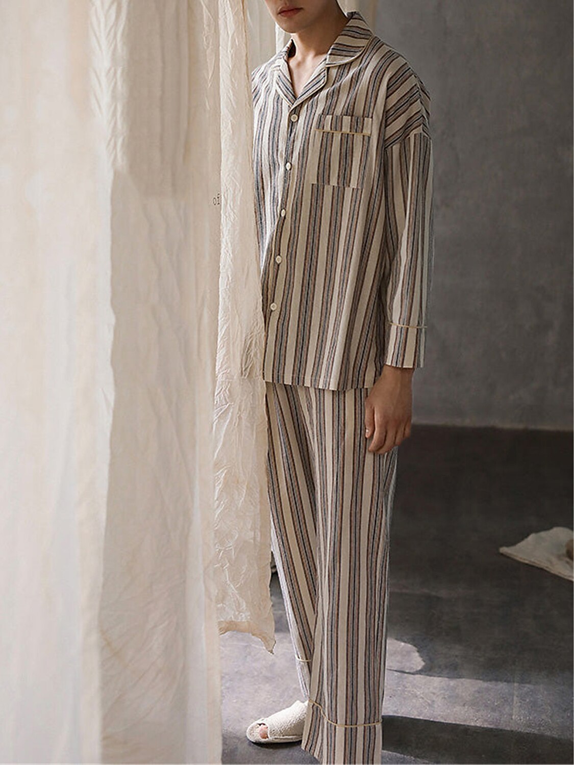 Herre lounge Nattøy Pyjamas Sett Pyjamas topp og bukse 2 deler Stripe Stilfull Fritid Komfort Hjem Daglig Seng Polyester Komfort Myk Knaphul Langermet Skjorte Bukse Snorer Elastisk midje Vår Høst Grå 2025 - $37.99 –P5