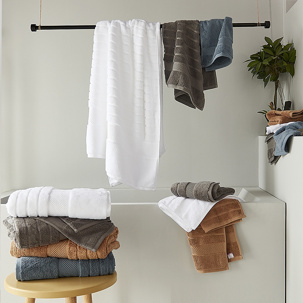 Asciugamani Confezione da 1 asciugamano da bagno medio, cotone filato ad anelli, asciugamani leggeri e altamente assorbenti ad asciugatura rapida, asciugamani premium per hotel, spa e bagno del 2025 a $3.99 –P12