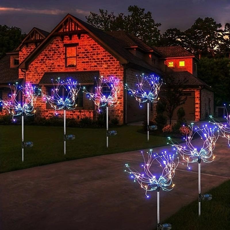 1 confezione di fuochi d'artificio decorativi natalizi a 8 funzioni ad energia solare, luce da prato montata a pavimento, matrimonio festivo, lampada decorativa impermeabile per esterni di Halloween del 2025 a $18.99 –P4
