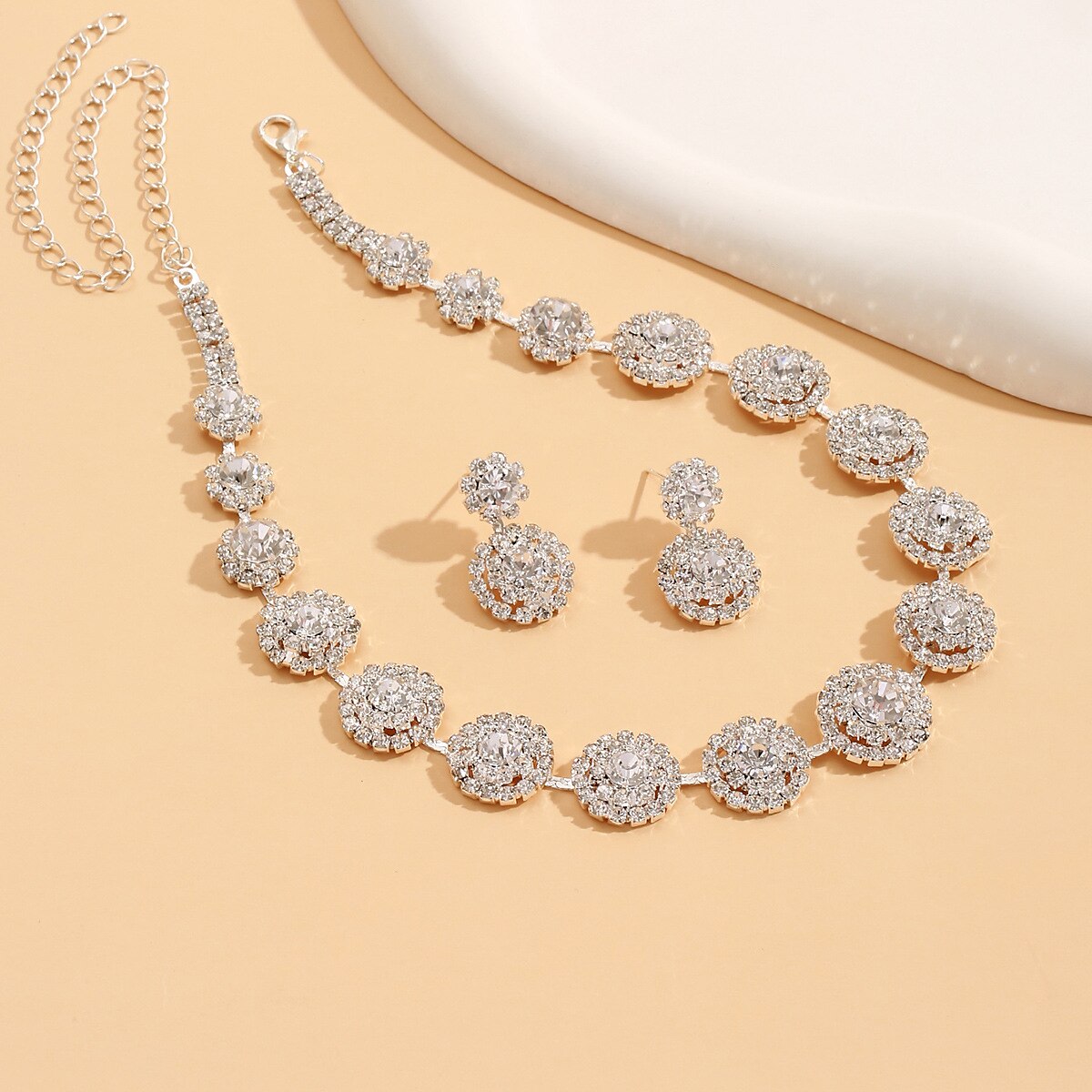 Set di gioielli 2 pezzi Strass Lega 1 collana Orecchini Per donna Di tendenza Moda Semplice geometrico Di forma geometrica Parure di gioielli Per Matrimonio Feste Invitati del matrimonio del 2025 a $15.99 –P3