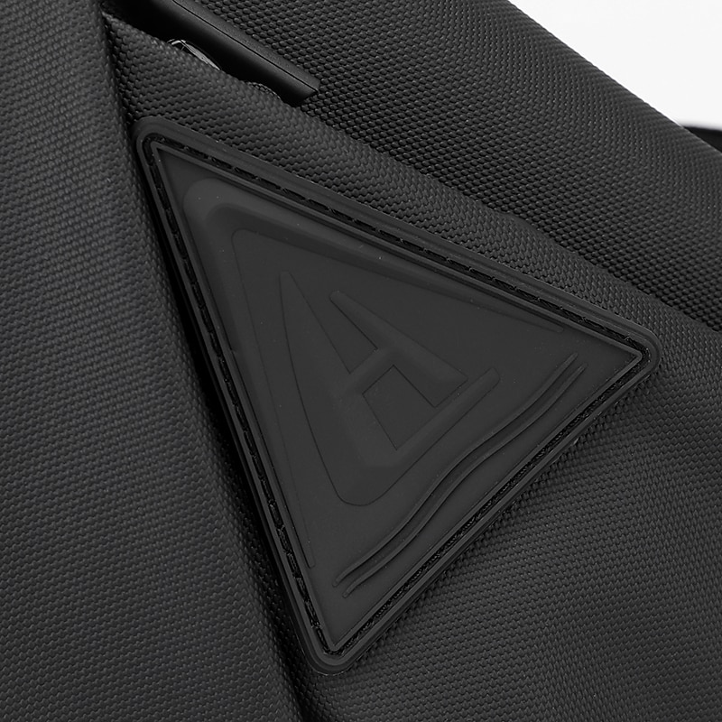 férfi vízálló crossbody hevedertáska – lopásgátló mellkasi csomag usb töltőcsatlakozóval utazáshoz és szabadtéri tevékenységekhez 2025 - $18.99 –P10