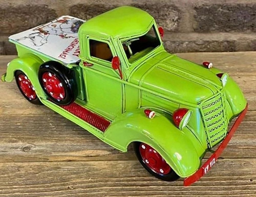 Christmas Green Truck Decor, Xmas Farmhouse Green Resin Pickup Truck Car Model for Christmas Decorations and Table Top Decor 2023 - US $17.99 –P2
