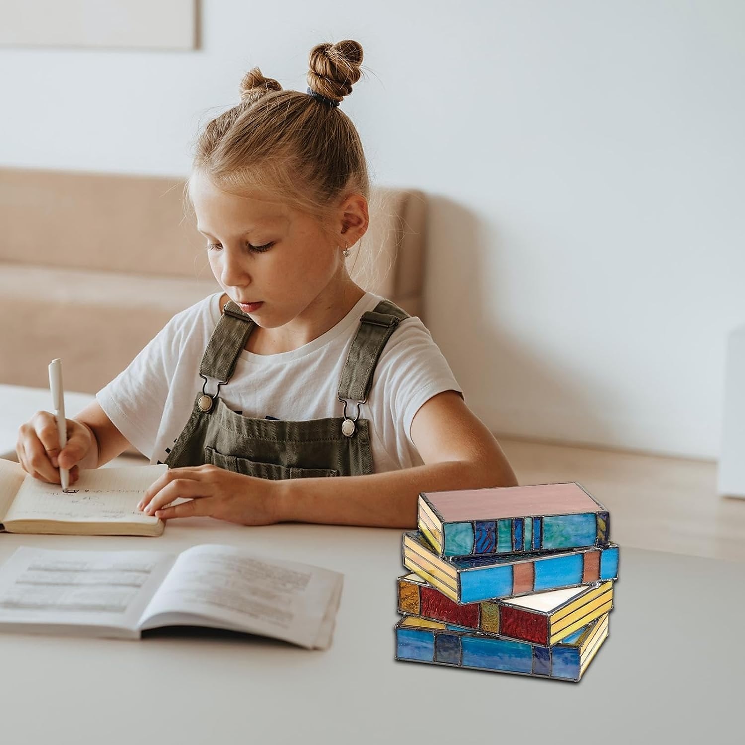 Lampada per libri impilati in vetro colorato, lampada per libri impilati in vetro colorato, lampada da scrivania artigianale in resina, regalo di decorazioni natalizie del 2025 a $8.99 –P5