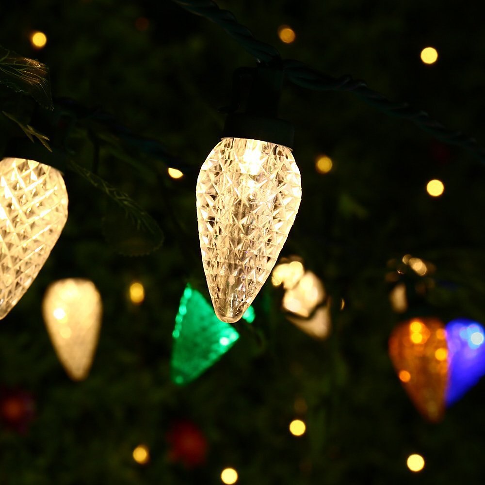 lumières de Noël 16,4 pieds 50 LED C6 lumières de Noël 5 m avec fonction de synchronisation prise étanche et connectable pour la décoration de jardin de fête à la maison décorations de Noël en plein de 2025 ? $14.99 –P2