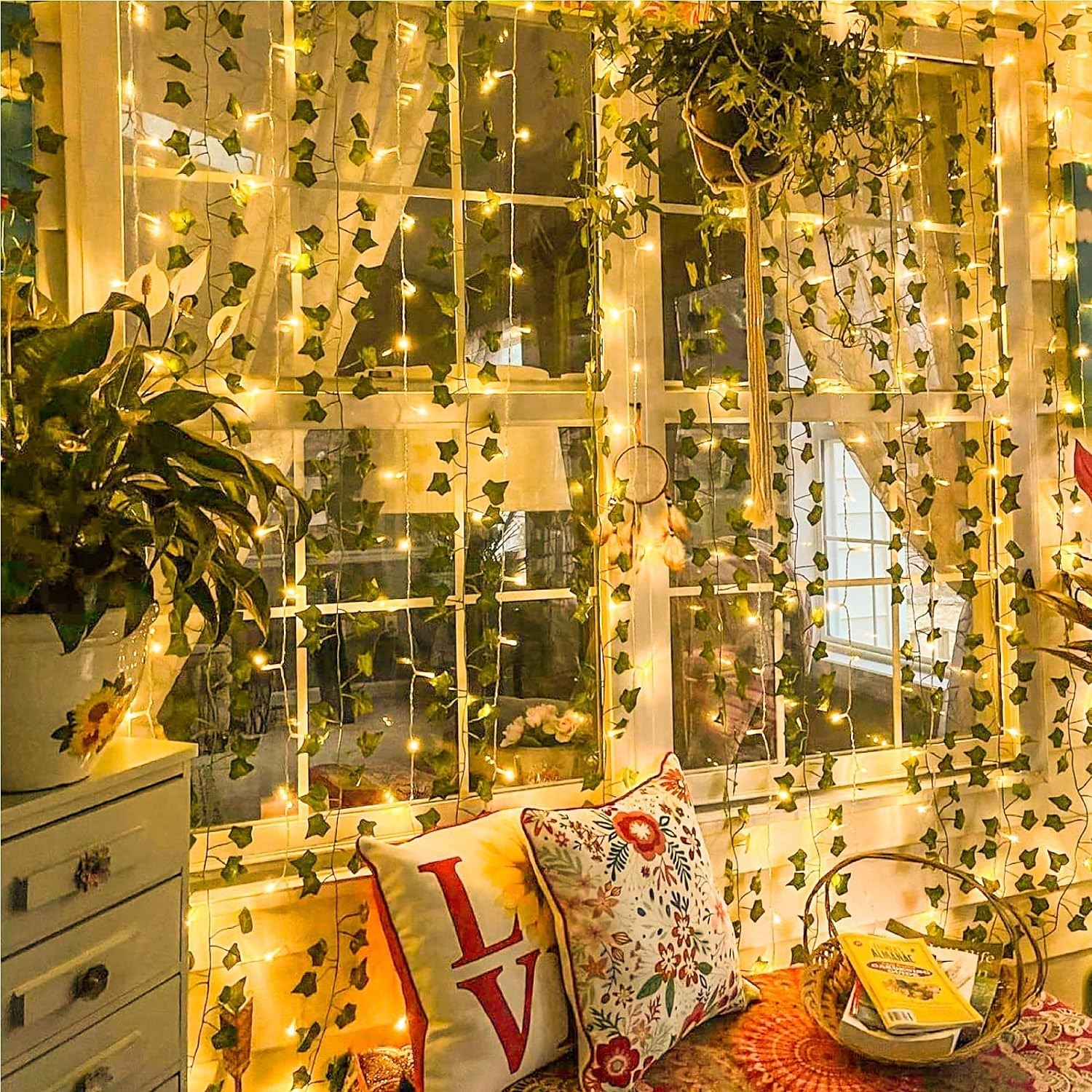 300 LED 9,8 x 9,8 pieds avec télécommande, rideau lumineux de Noël avec prise USB, rideau lumineux pour fenêtre extérieure, décoration murale, pour chambre à coucher, toile de fond, fête de mariage, de 2025 ? $29.99 –P4
