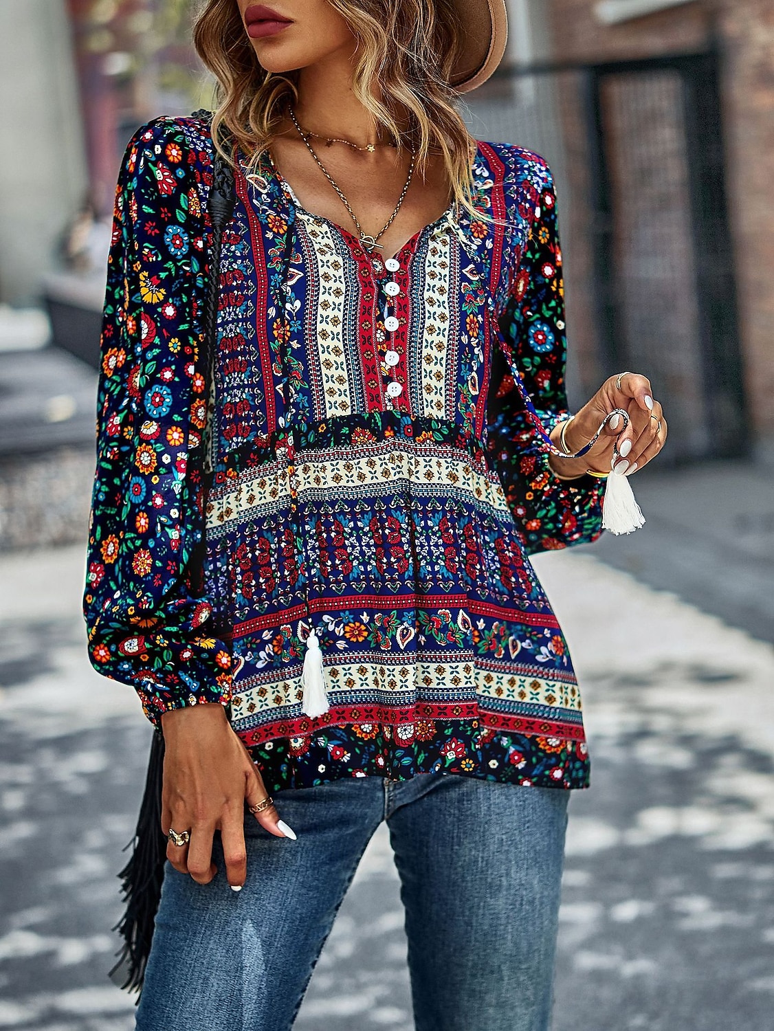 Dame Skjorte Boho skjorte Blondeskjorte Bluse Blomstret Mote Langermet V-hals Vanlige topper Avslappet Ferie Blondér Trykt mønster Rød Navyblå Blå Lilla Grønn Vår & Vinter 2025 - $31.99 –P6