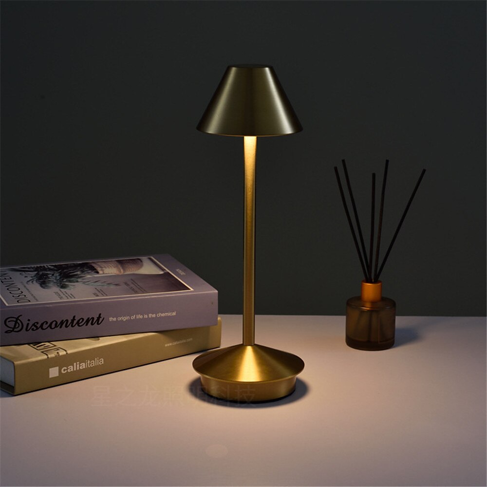 Lampe de table rechargeable led tactile veilleuse de bureau lampe de lecture sans fil pour restaurant hôtel bar chambre lampe de bureau de 2025 ? $54.99 –P2