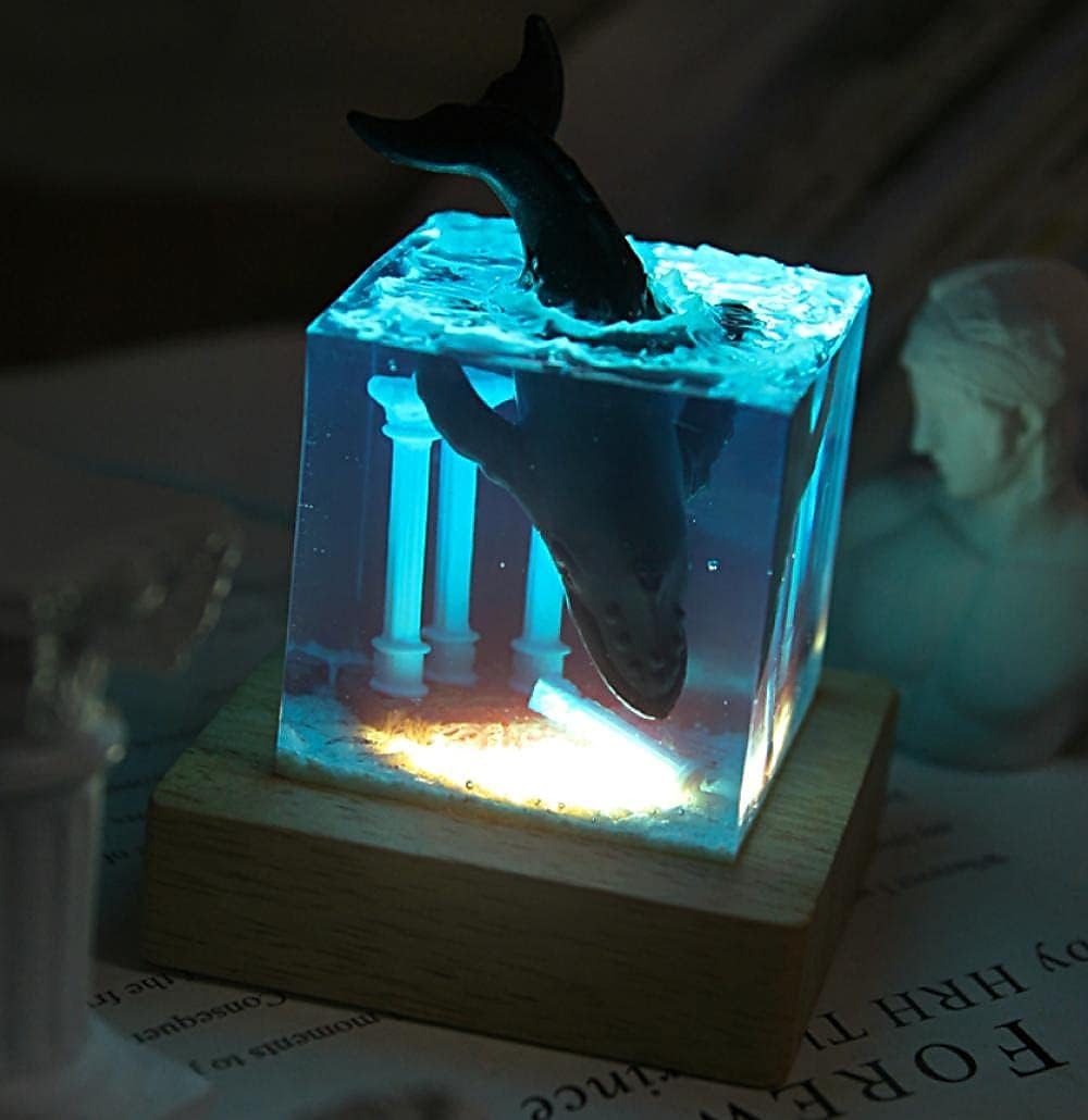 mořská pryskyřice velryba keporkak 5 cm/2 palce kostka ornament svítící mini noční světlo narozeninový dárek k vánocům 2025 - $28.99 –P3