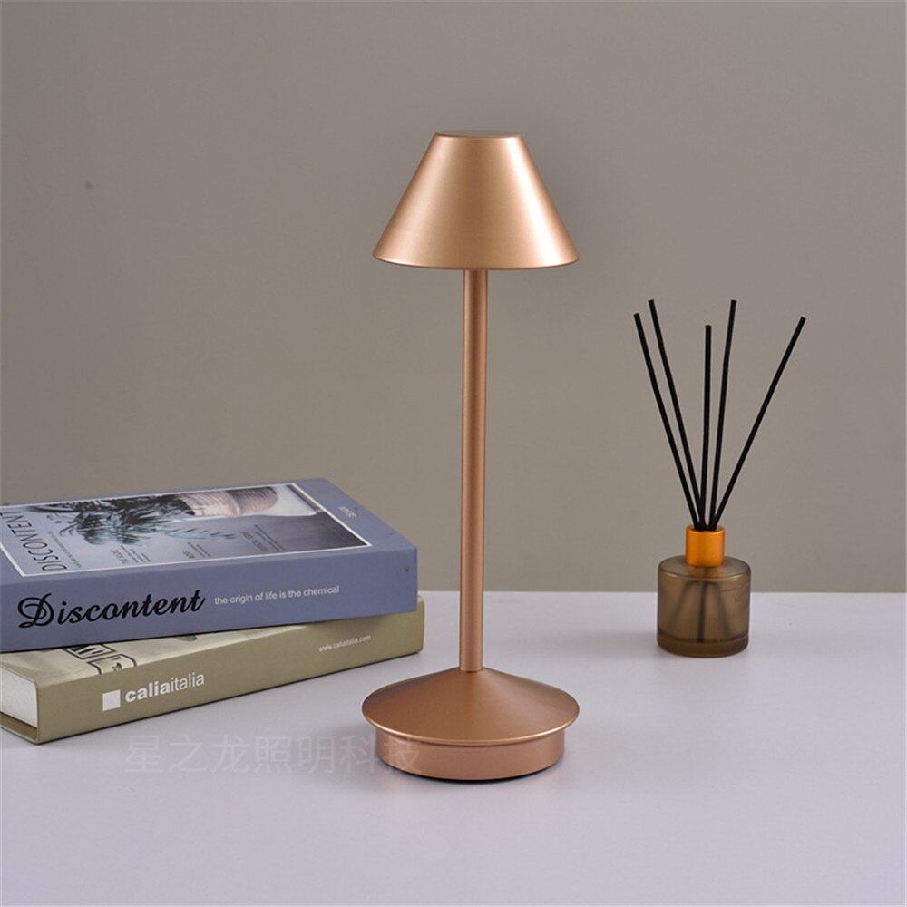 Lampe de table rechargeable led tactile veilleuse de bureau lampe de lecture sans fil pour restaurant hôtel bar chambre lampe de bureau de 2025 ? $54.99 –P3