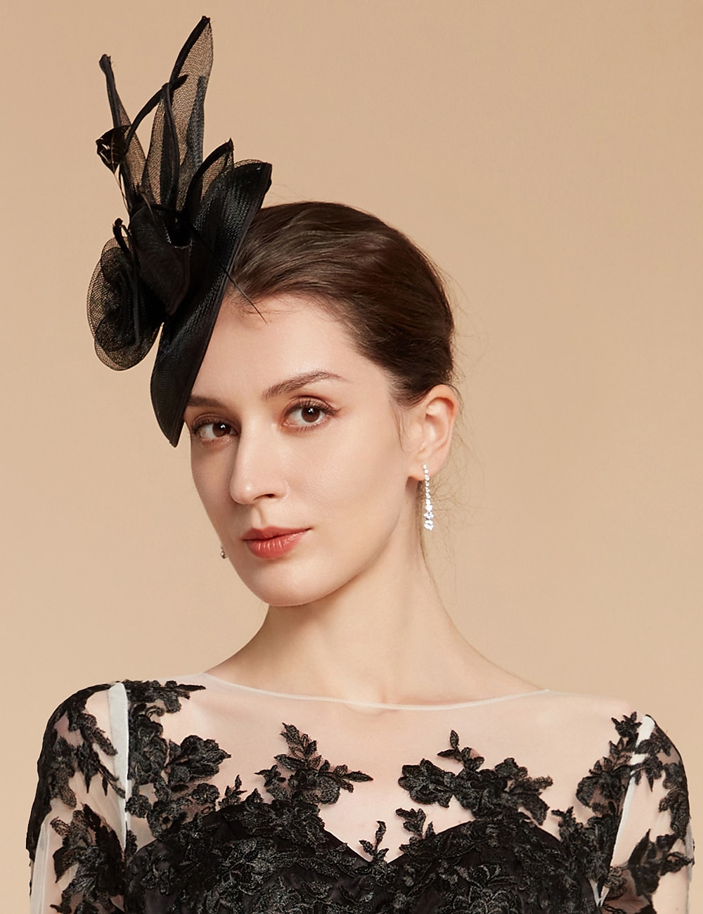 Fascinator Cappelli Rete Cappello Kentucky Derby Copricapo Fascinators con Fiore in Piuma 1PC Matrimonio Corsa di Cavalli Giornata delle Donne Melbourne Cup Copricapo abito per impressionare Abito del 2025 a $27.99 –P2