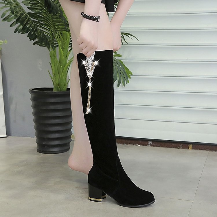 bottes hautes en faux daim noir pour femmes avec décoration à pompons en strass et talons épais – bottes de mode élégantes pour l'automne et l'hiver de 2025 ? $46.99 –P3