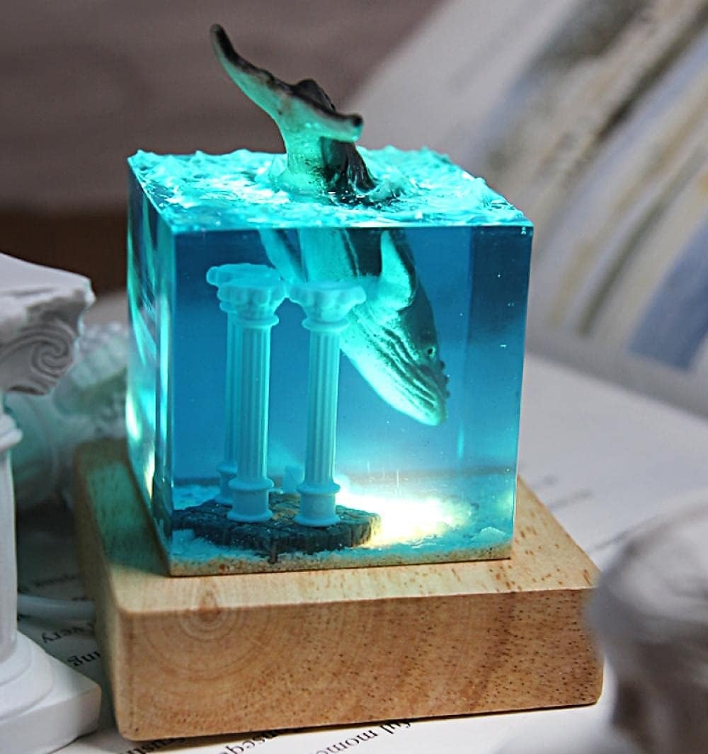 mořská pryskyřice velryba keporkak 5 cm/2 palce kostka ornament svítící mini noční světlo narozeninový dárek k vánocům 2025 - $28.99 –P2