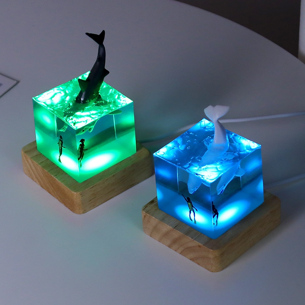 mořská pryskyřice velryba keporkak 5 cm/2 palce kostka ornament svítící mini noční světlo narozeninový dárek k vánocům 2025 - $28.99 –P1
