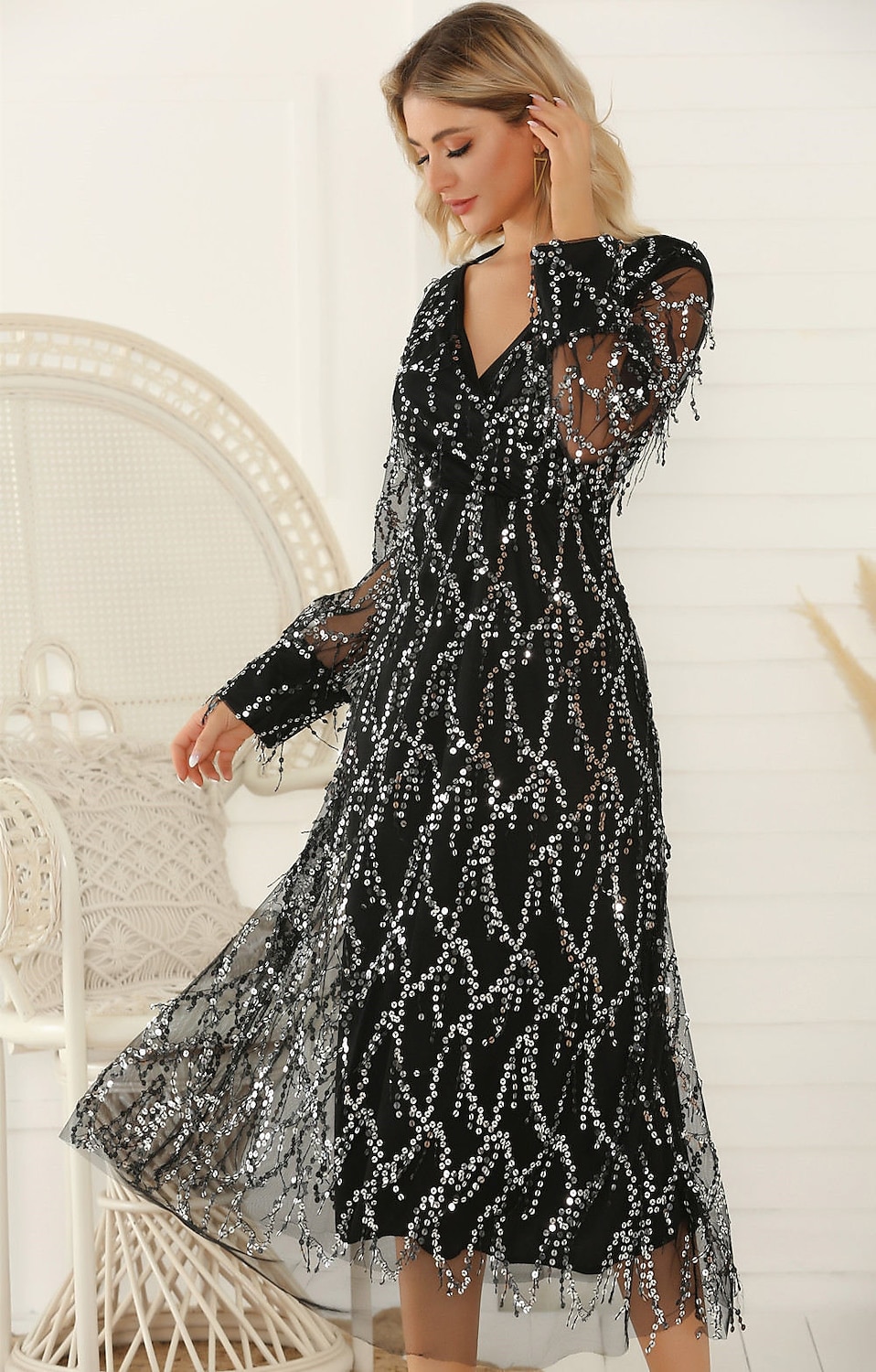 Retro Vintage Roaring 20s 1920s Flapper Dress Dress Wedding Guest Sequins Embroidered Solid Color V Neck Women's New Year Event / Party Prom Wedding Reception Adults' Dress Homecoming Dresses 2025 - $41.99 –P3