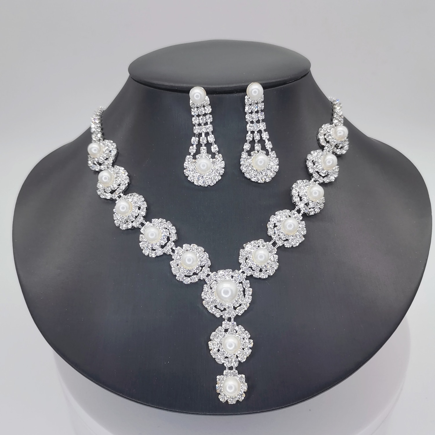 Nuptiales Parures 1 jeu Imitation Perle Strass 1 Collier Boucles d'Oreilles Femme Mode Coréen Doux Parure de Bijoux Pour Mariage Soirée Anniversaire de 2025 ? $13.99 –P4