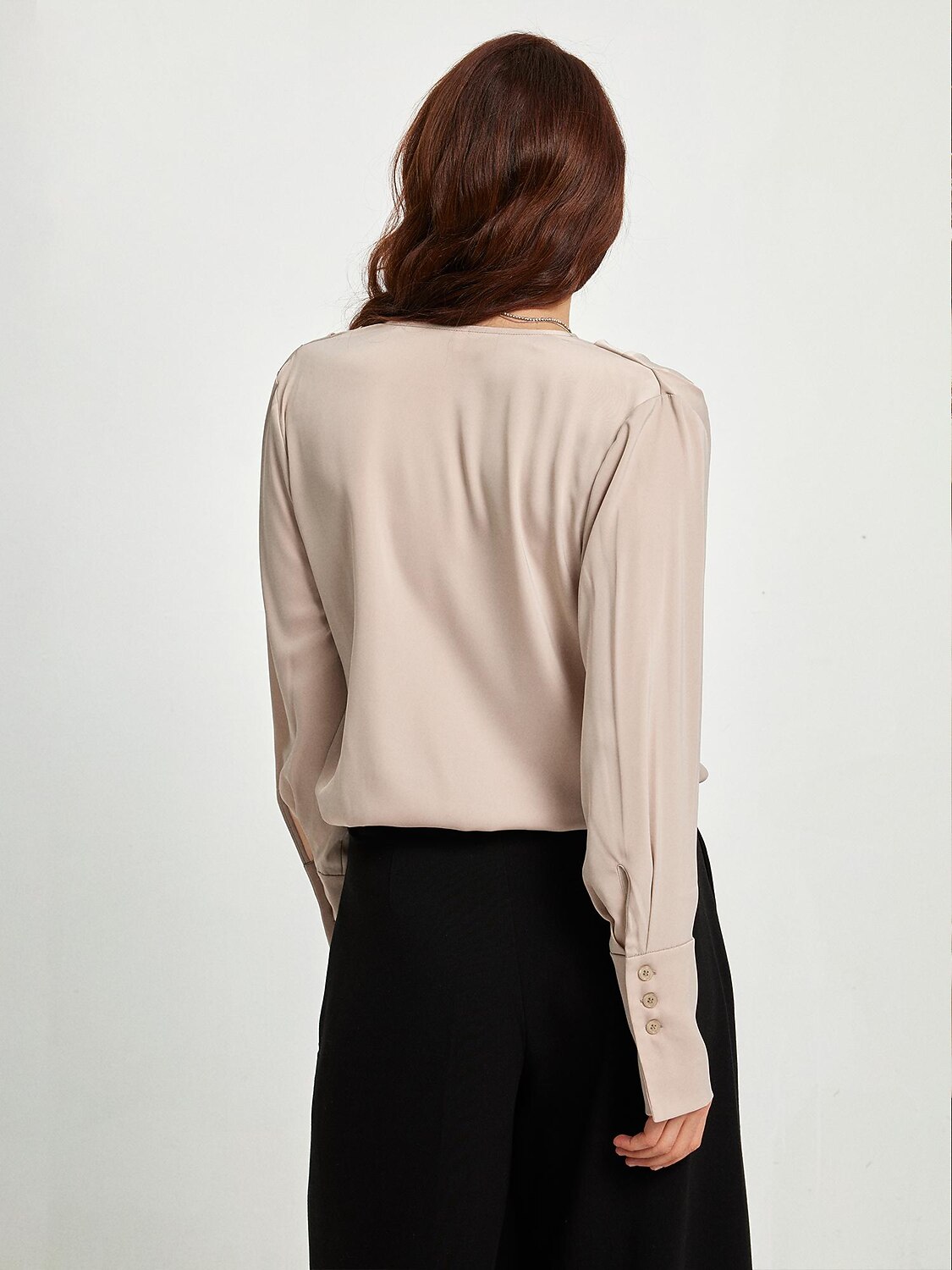 langermet bluse for kvinner uformell essensiell arbeidstop satengbeige v-hals imitert omslagsbluse 2025 - $4.99 –P8