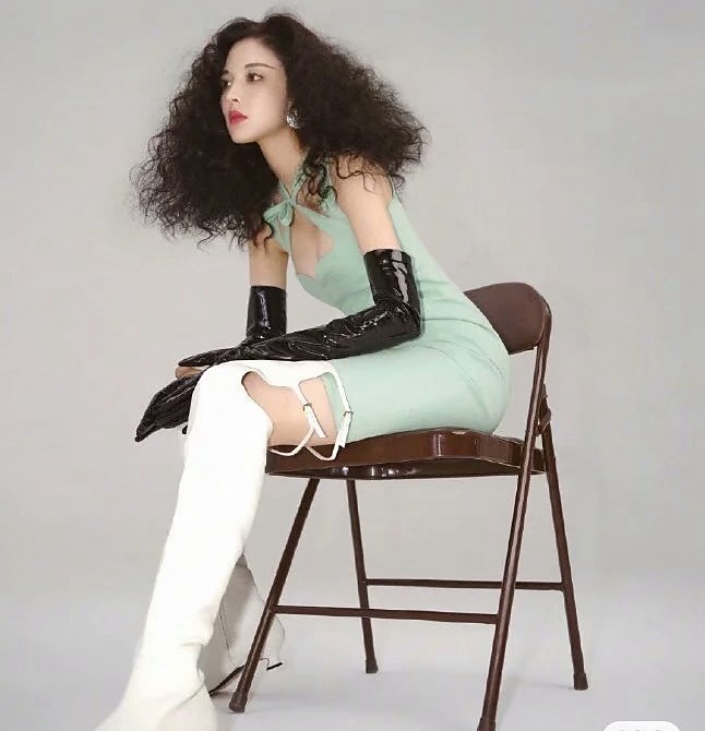 Operní rukavice Dlouhé rukavice Rukavice Punk a gotika PU kůže Pro Disko Kostýmová hra Karneval Dámské Kostýmní šperky Módní šperky 2026 - $16.99 –P25