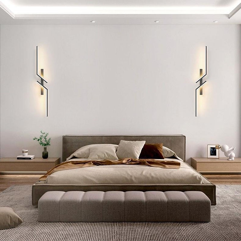 Lampada da parete a led nera moderna lampada da parete lineare in metallo lampada da parete per interni a led applique da parete design a lunga striscia lampada da parete per interni per soggiorno del 2025 a $104.99 –P6