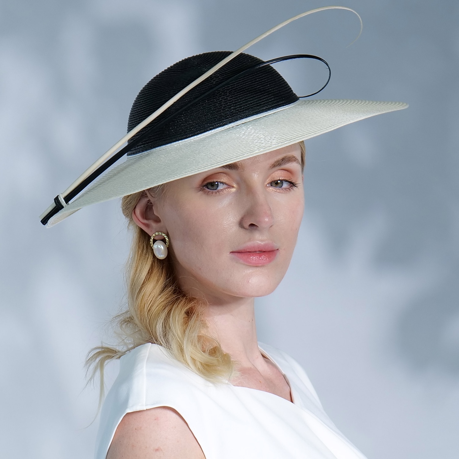 hattar fiber bowler / cloche hatt solhatt bröllop avslappnad elegant bröllop med fjäder huvudbonader huvudbonader 2025 - $37.99 –P1