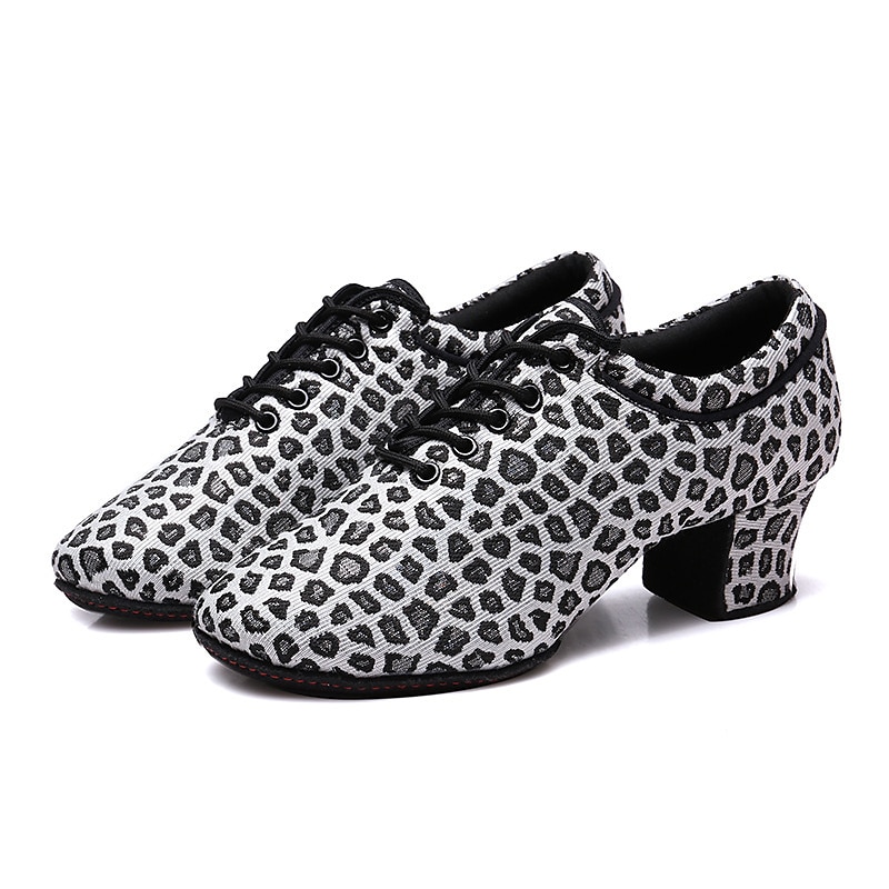Femme Chaussures Latines Entraîner des chaussures de danse Utilisation Entraînement Talon Talon Cubain Bout rond Lacet Adulte Noir Marron de 2025 ? $46.99 –P15