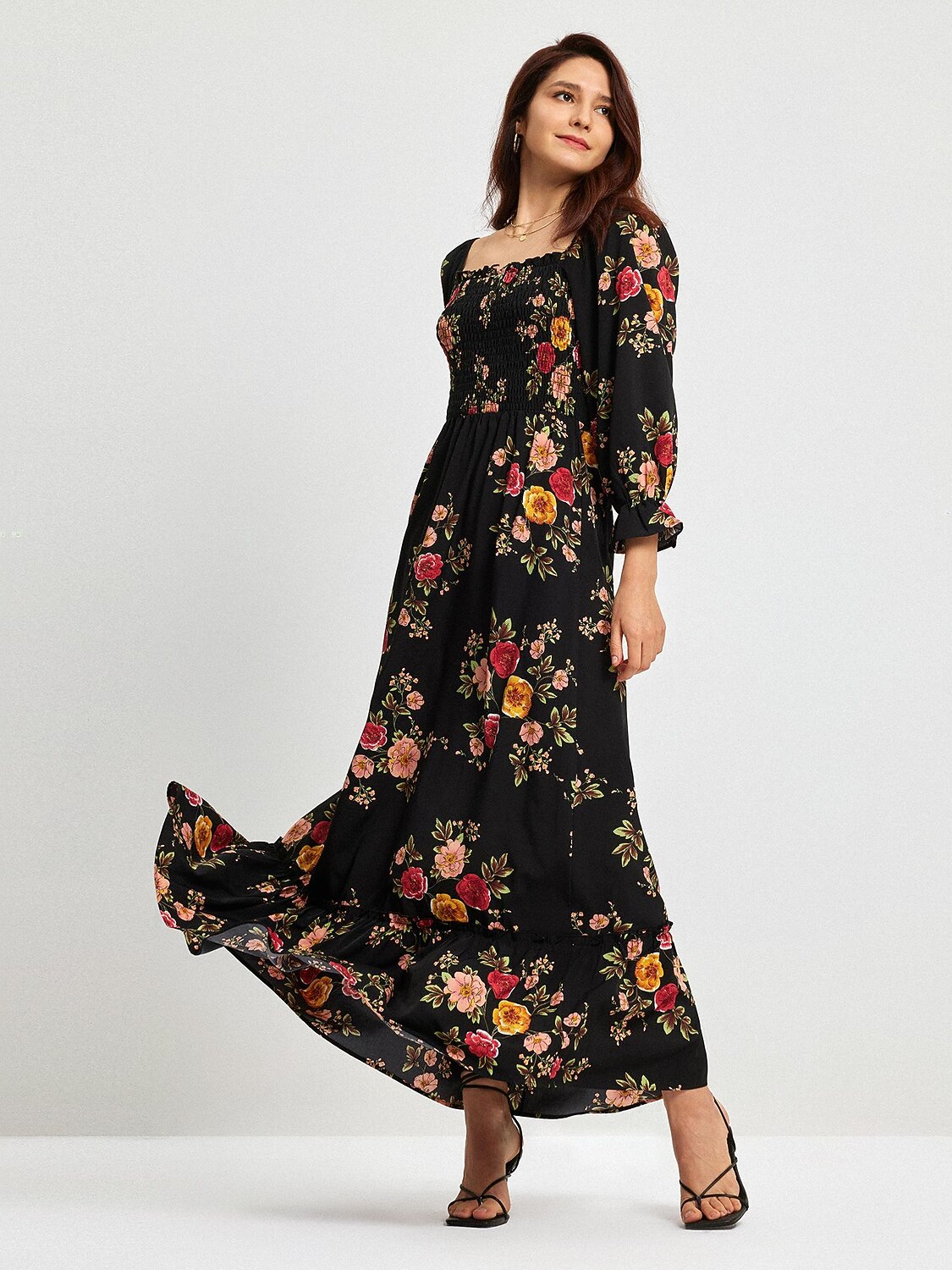 vestido de férias de primavera com padrão floral de 2025 por $75.99 –P4
