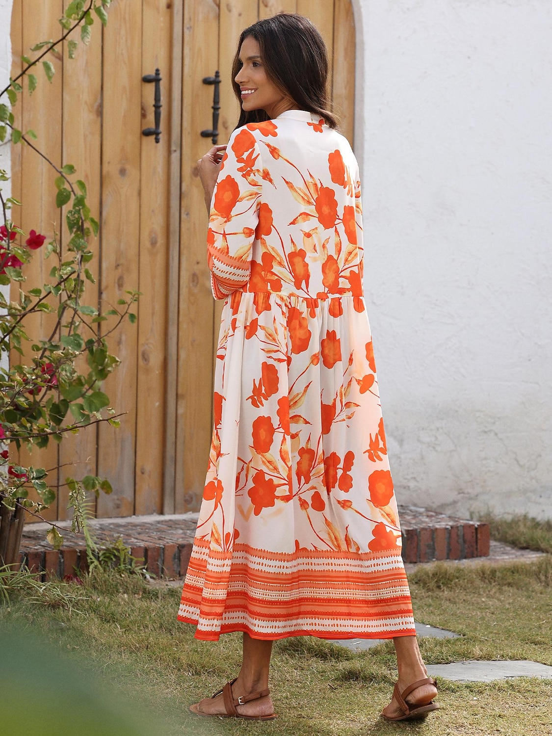 Per donna Abito da festa Largo Maxi in Raso Abito maxi Arancione Maniche a 3/4 Fiori e Piante Fiori / Piante Stampa Primavera Primavera ed Estate Scollo a V Collo alla coreana Vestiti Abito da vacanza del 2025 a $75.99 –P2