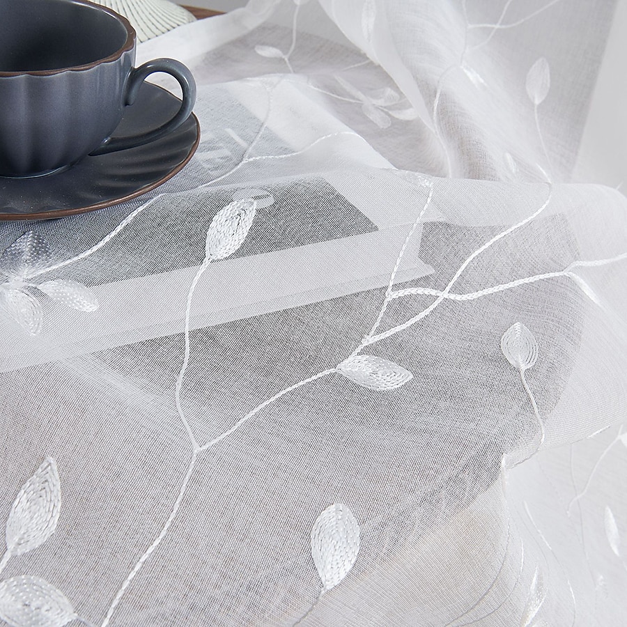 Rideau semi-transparent blanc brodé de feuilles, ensemble de rideaux à passe-tringle, panneau de fenêtre, drapé pour chambre de fille/chambre d'enfant/crèche/salon 1 panneau de 2025 ? $18.49 –P4