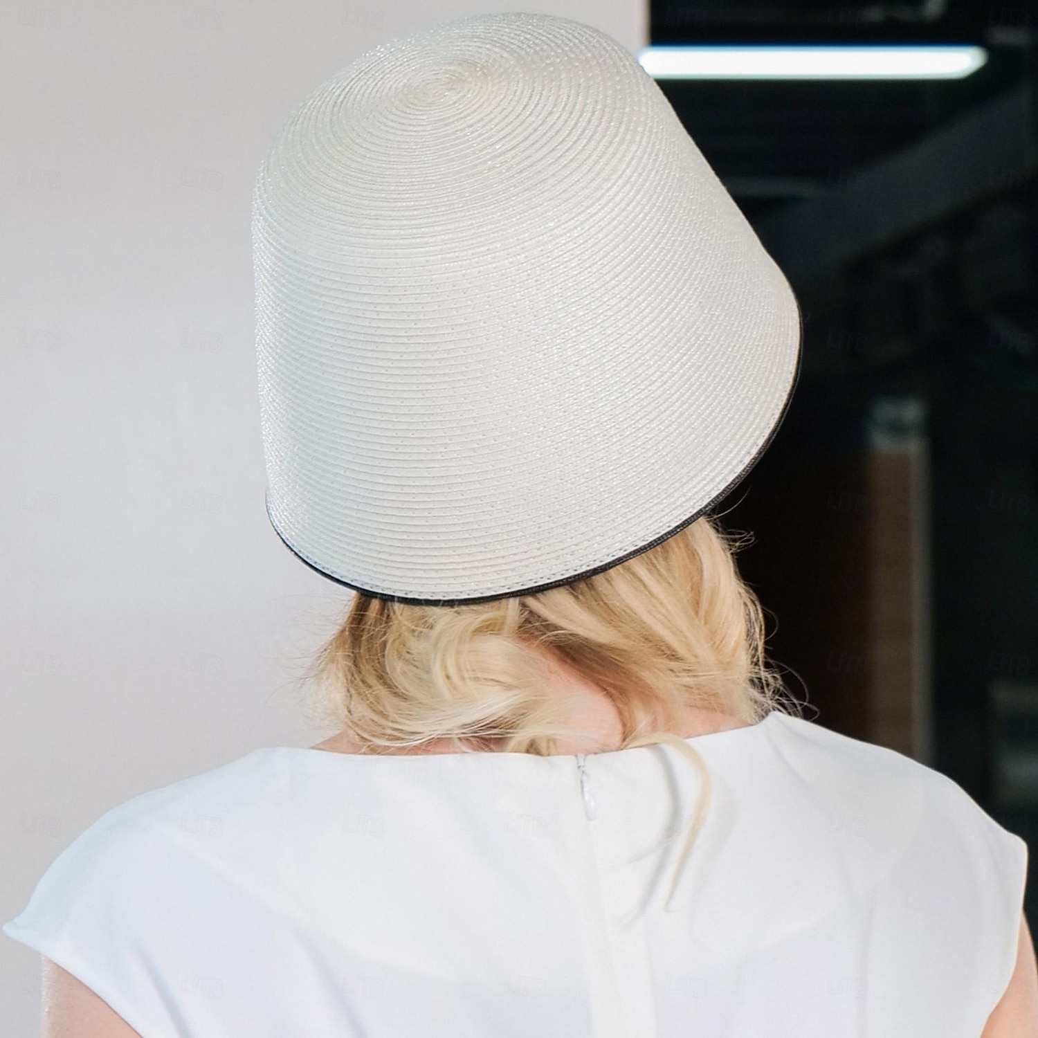 Hatter polyester Strå Bøttehatt Stråhatt Solhatt Bryllup Avslappet Elegant Bryllup Med Ren Farge Hodeplagg Hodeplagg 2025 - $15.99 –P2