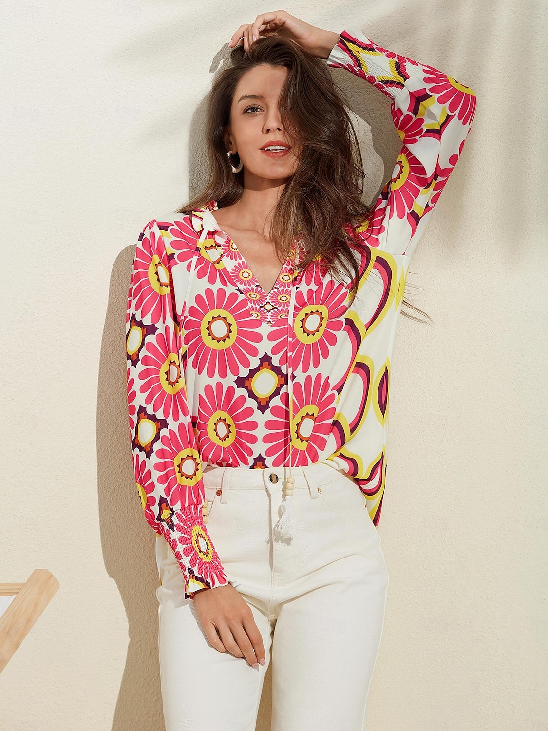camicia con scollo a V e stampa floreale in raso del 2025 a $41.99 –P7