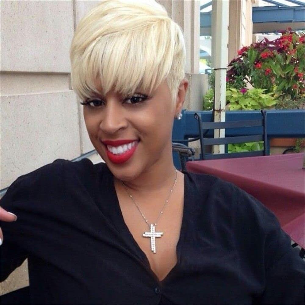 Perruques Courtes Synthétiques pour Femmes Noires/Blanches Cheveux de Couleur Naturelle Perruques pour Femmes Perruques Cheveux Courts avec Frange Perruques de la Saint-Patrick Perruques d'Halloween de 2025 ? $20.99 –P12