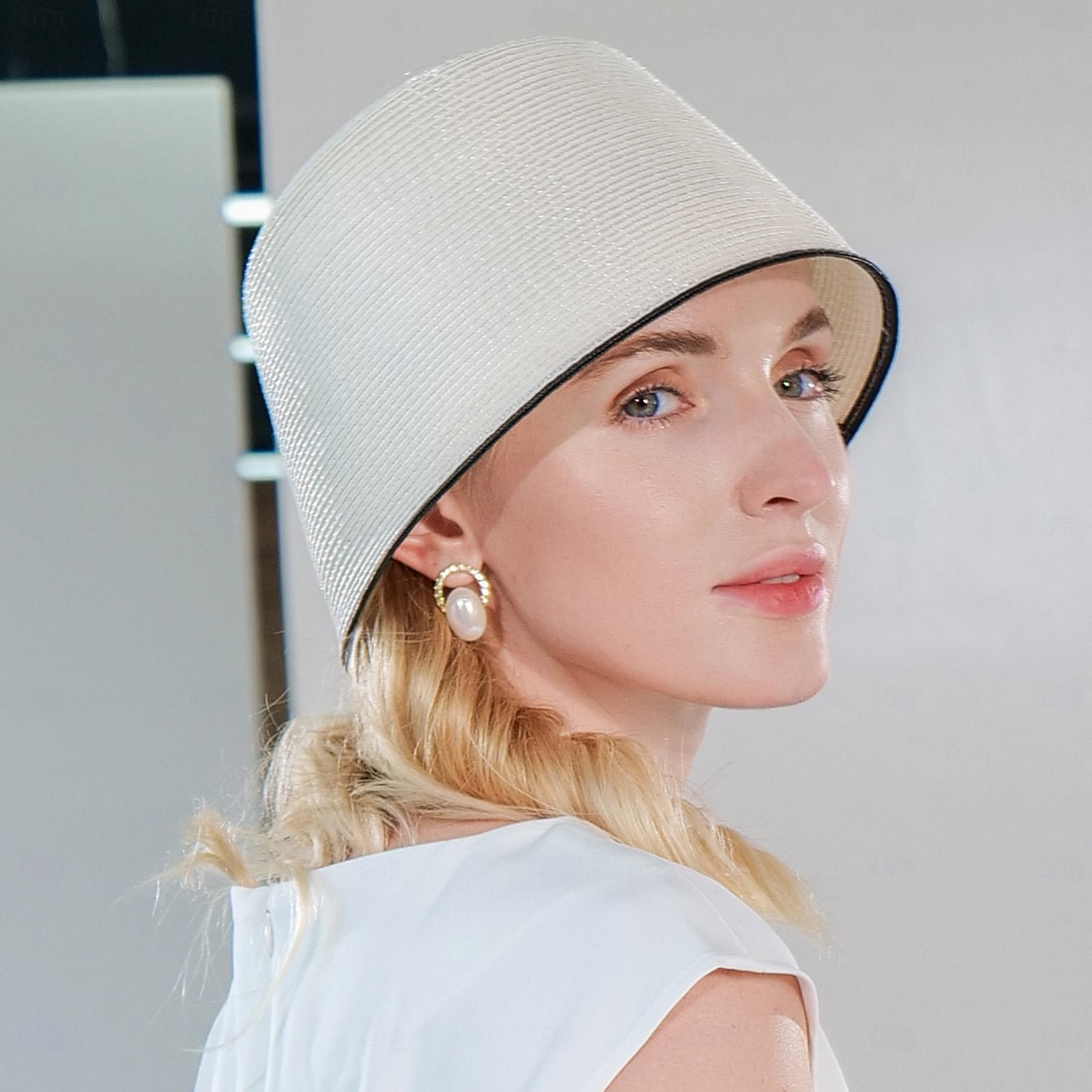 Hatter polyester Strå Bøttehatt Stråhatt Solhatt Bryllup Avslappet Elegant Bryllup Med Ren Farge Hodeplagg Hodeplagg 2025 - $15.99 –P4