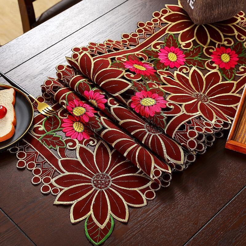 chemin de table brodé de fleurs rouges de 2025 ? $12.49 –P3